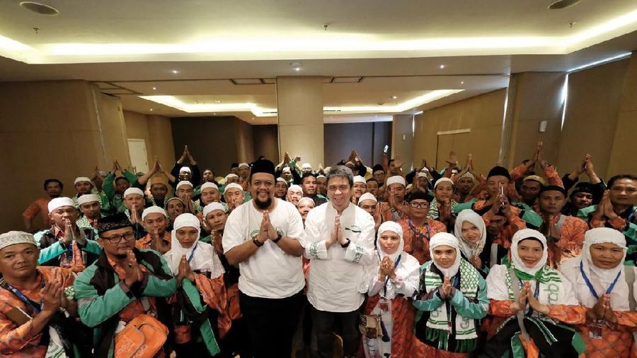 Grab Indonesia kembali memberangkatkan 75 mitra pengemudi GrabBike terpilih untuk Umroh ke Tanah Suci Mekkah dalam periode ketiga.