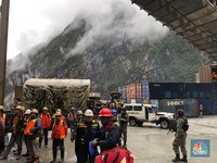 Menakutkan! Tsunami PHK Bakal Menerjang Sektor Tambang