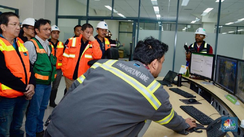 Tambang Grasberg di Papua ini akan habis kandungan mineralnya dan berhenti beroperasi pada pertengahan 2019.