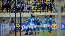 Rene Alberts: Skuat Persib Belum Lengkap Jelang Liga 1 2019