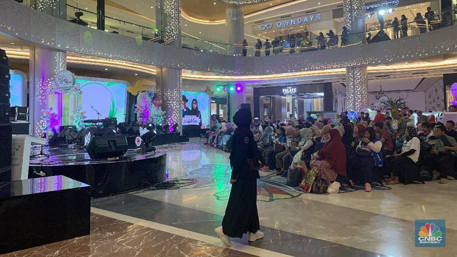Konsumsi belanja masyarakat menjelang dan saat bulan suci Ramadan selalu meningkat setiap tahun.