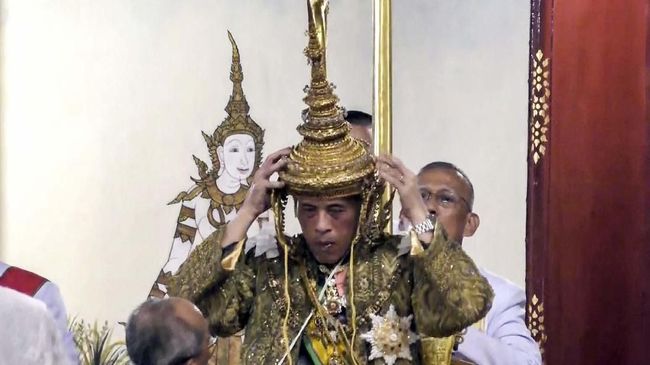 Raja Thailand Pecat 6 Abdi Hendak Berbuat Jahat