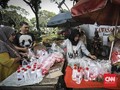 Mengalap Berkah Rupiah dari Sekantong Kembang Nyekar