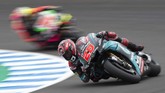 Fabio Quartararo menjadi yang tercepat pada babak kualifikasi MotoGP Spanyol 2019 dengan catatan waktu 1 menit 36,880 detik. (JORGE GUERRERO / AFP)