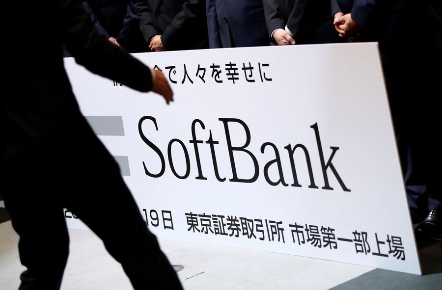 Roller Coaster SoftBank: Saham Melejit 12%, Laba Ambruk 92%