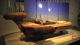 VIDEO: Mobil Batman dan 'Mad Max' Dipamerkan