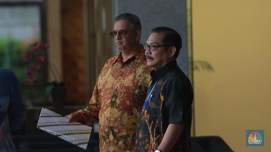 Sofyan Basir keluar usai memenuhi panggilan penyidik Komisi Pemberantasan Korupsi (KPK) untuk diperiksa sebagai tersangka.