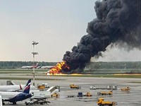 Tragis, Pesawat Sukhoi Terbakar & Tewaskan 41 Orang di Rusia