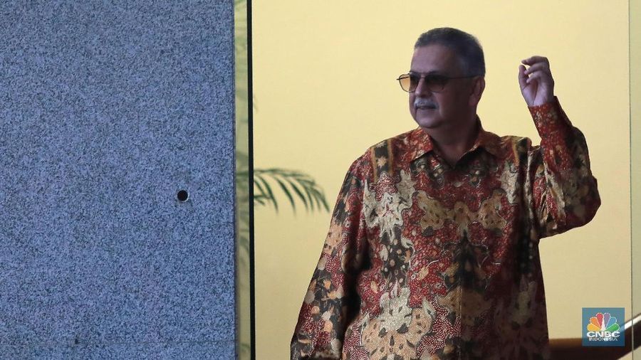 Sofyan Basir keluar usai memenuhi panggilan penyidik Komisi Pemberantasan Korupsi (KPK) untuk diperiksa sebagai tersangka.