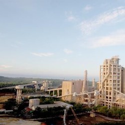 Penjualan Loyo, Ex-Holcim Pangkas Target & Bidik Pasar AS