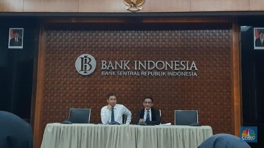 Dinamika ekonomi global yang terus bergerak memang mengakibatkan nilai tukar rupiah terhadap dolar AS naik-turun.