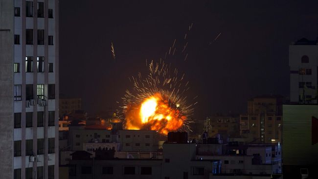 Israel Kembali Serang Jalur Gaza Usai Idul Fitri - CNN Indonesia