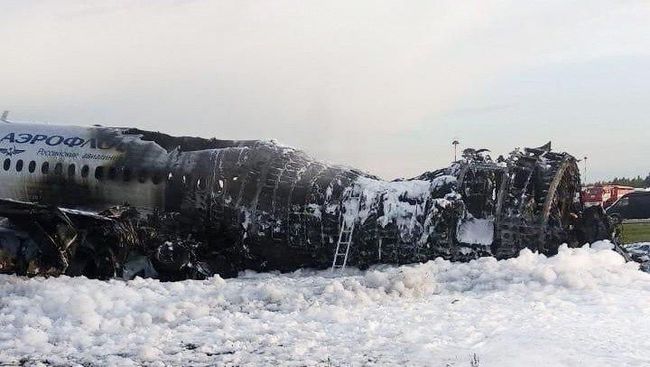 Pilot Sebut Kecelakaan Pesawat Rusia karena Petir