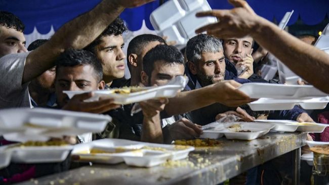 Sebarkan Toleransi, Muslim UEA Buka Puasa Bersama di Gereja