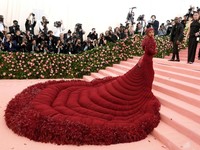 Unik & Spektakuler, Begini Dandanan Selebriti di Met Gala
