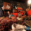 H-8 Lebaran, Harga Pangan 'Naik-naik ke Puncak Gunung'