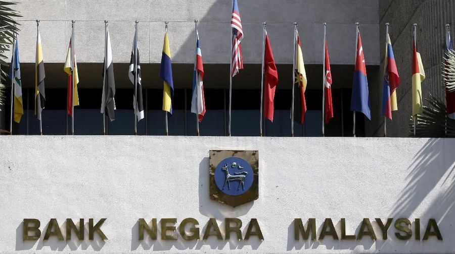 Bank sentral Malaysia memangkas suku bunga utamanya ke level terendah dalam 10 tahun.