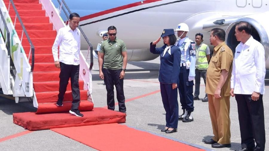 Presiden Joko Widodo (Jokowi) melakukan kunjungan kerja ke sejumlah daerah di Pulau Kalimantan.