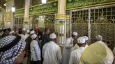 Ziarah makam Nabi Muhammad SAW dan dua sahabatnya tersebut menjadi salah satu aktivitas favorit Umat Islam saat berkunjung di Kota Madinah Al-Munawarah.