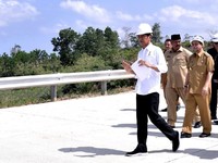 Jokowi Sambangi Bukit Soeharto di Kaltim, Calon Ibu Kota Baru