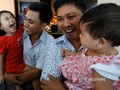 VIDEO: Bebas, Jurnalis Reuters Bertemu Anaknya Pertama Kali