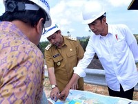 Blusukan ke Kaltim, Jokowi Tentukan Titik Istana Ibu Kota