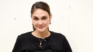 Cie.. Luna Maya Akui Lagu 'Dara' Diciptakan Ariel Untuknya Cie.. Luna Maya Akui Lagu 'Dara' Diciptakan Ariel Untuknya