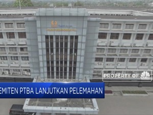 Harga Saham PTBA Terkoreksi 6,18%