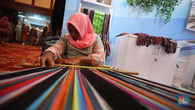 Tema DhawaFest tahun ini adalah persembahan Elok Nusantara, yang diambil dari daerah Bali.