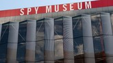 Teras Museum Mata-mata Internasional di Washington, New York, Amerika Serikat. (SAUL LOEB / AFP)
