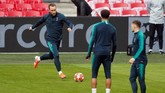Gelandang Tottenham Christian Eriksen diharapkan bisa bermain lebih apik di leg kedua. Eriksen juga mantan pemain Ajax Amsterdam. (Reuters/Matthew Childs)