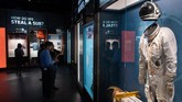 Museum ini ramai dikunjungi oleh pengunjung yang penasaran dengan sosok seorang mata-mata. (SAUL LOEB / AFP)