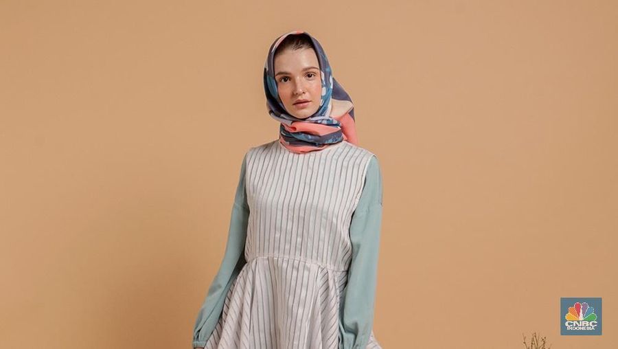 Tiga brand lokal berlomba meluncurkan produk baju muslim dengan harga miring.