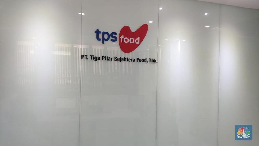 Tiga Pilar Sejahtera Food (վ/Houtmand P. Saragih)