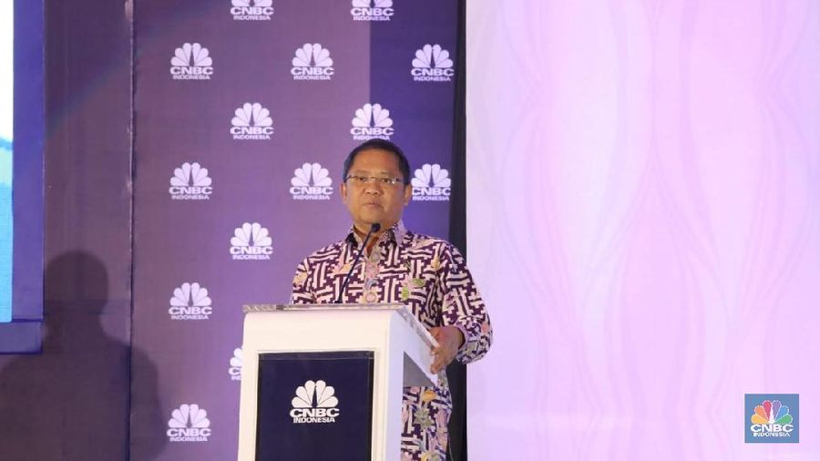 Kementerian Komunikasi dan Informatika kembali menyerukan kepada operator telekomunikasi agar melakukan konsolidasi demi perkembangan bisnis ke depan.
