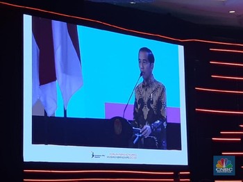 Jokowi Mohon Maaf di Depan Menteri & Kepala Daerah, Ada Apa?