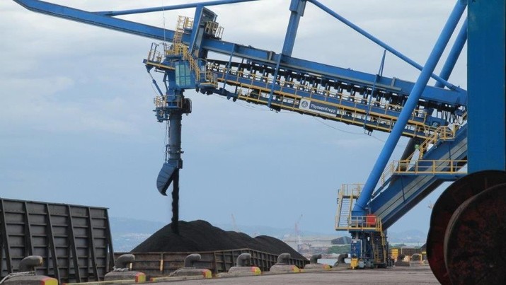 Harga komoditas andalan ekspor RI yakni batu bara bisa terjungkal lebih dalam.
