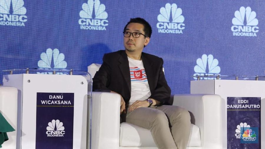 Sistem pembayaran masih akan didominasi kartu. Walaupun nantinya dari sisi infrastruktur akan beralih mungkin ke teknologi ponsel dan e-wallet.