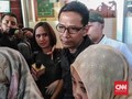 Beri Dukungan Moril, Ayah Hadiri Sidang Vanessa Angel
