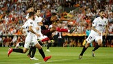 Keunggulan Valencia hanya bertahan enam menit. Pierre-Emerick Aubameyang membobol gawang Norberto Neto pada menit ke-17. (Action Images via Reuters/Andrew Boyers)