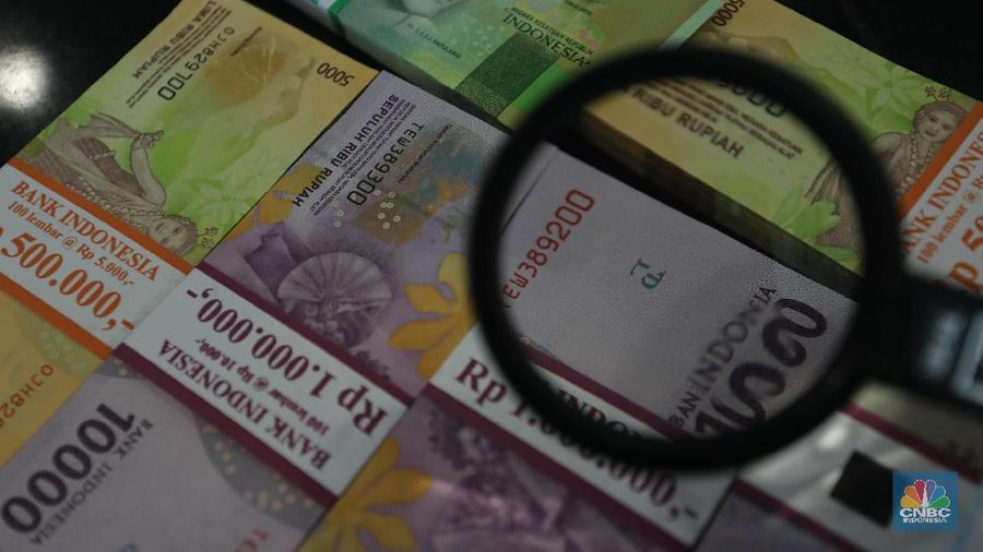 Nilai tukar rupiah hari ini menguat 0,18% dibandingkan posisi penutupan perdagangan akhir pekan lalu.