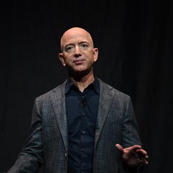 Jeff Bezos Bangun Amazon di Garasi, Sekarang Harta Rp 2.600 T