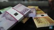 Rupiah Bimbang Dijepit MK dan Trump-Xi