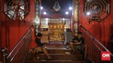 Saat itu, banyak warga Tionghoa yang tergerak hatinya usai melihat warung nasi Podjok halal. (CNN Indonesia/Adhi Wicaksono)