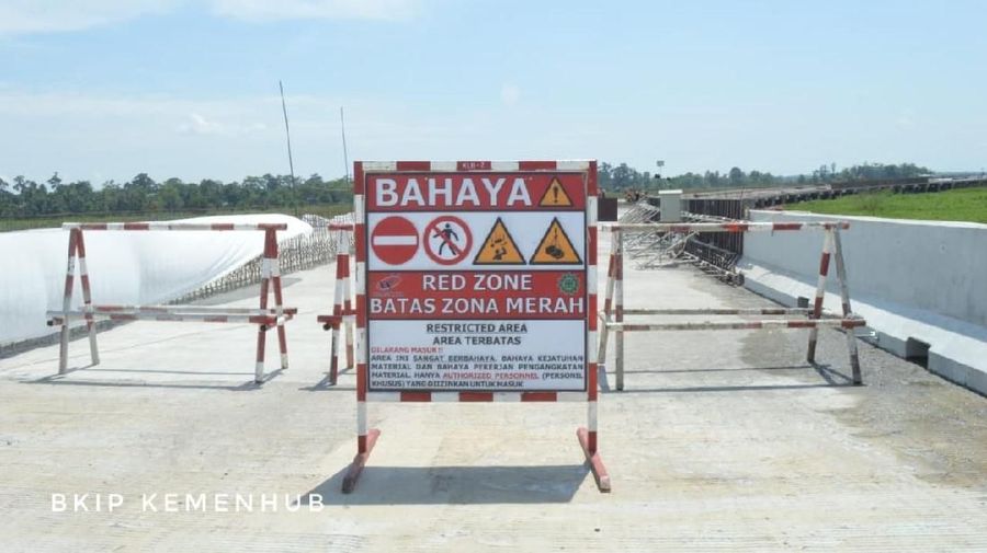 Kondisi jalan tol yang masih fungsional, maka dari itu akan diberlakukan pembatasan kecepatan hanya maksimal 40km/jam