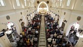 Kebaktian Minggu sempat ditiadakan di semua gereja setelah serangan itu. (REUTERS/Dinuka Liyanawatte)