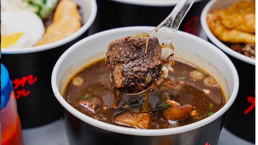 Rawon bar menyediakan menu rawon cocok untuk kamu yang menyukai makanan berkuah