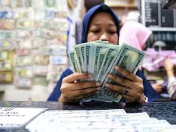 Rekor Defisit Neraca Dagang, Rupiah Berpeluang ke Rp 14.610