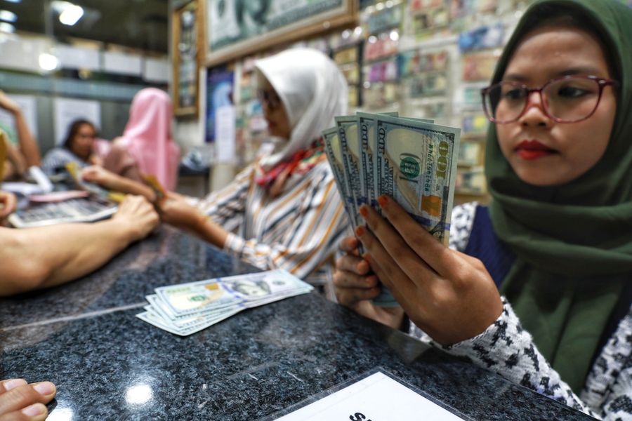Rupiah Terpanggang Bara Perang Dagang AS-China Yang Memanas