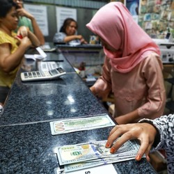 Pukul 14:00 WIB: Rupiah Masih Lemah di Level Rp 14.240
